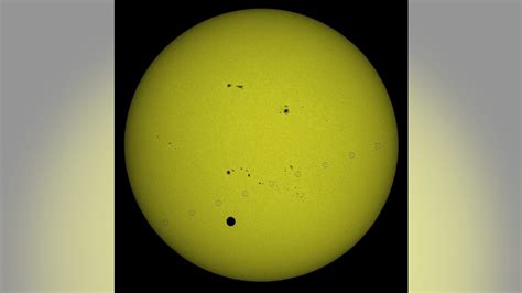 Wow! Venus and Hubble Telescope Cross Sun Together in Spectacular ...