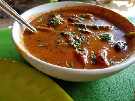 From Cutlet Bread To Prawn Rolls, Munch On Goan Street Food At These ...