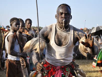 Enikö Nagy. Sand in my Eyes, Sudanese Moments | Meer