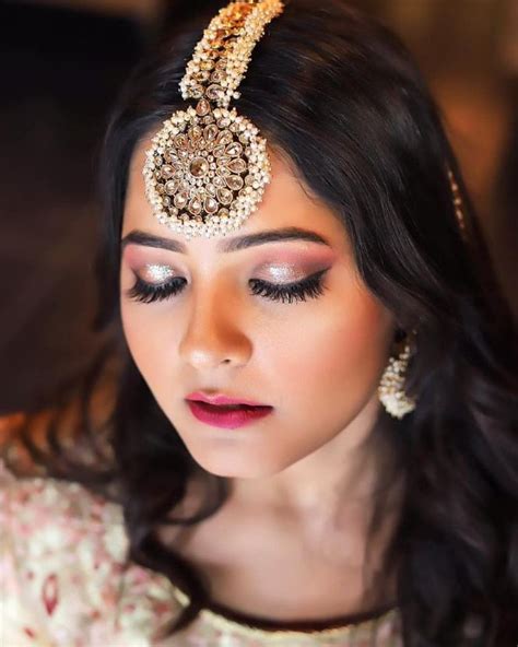 Bold And Unique Nethi Chutti Designs To Flaunt This Wedding Season ...