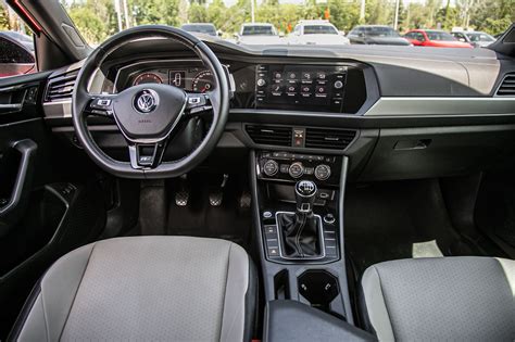 St-Bruno Volkswagen | Volkswagen Jetta Highline R-Line | Toit ouvrant | Caméra | Mags 2019 ...