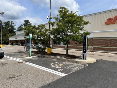 Shaws Supermarket | Medway, MA | EV Station