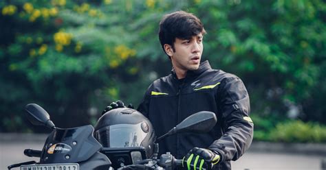 Top 5 Winter Riding Tips for Indian Motorcyclists: Stay Safe & Comfort ...