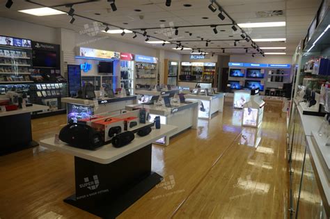 Electronics Store Display 的图像结果