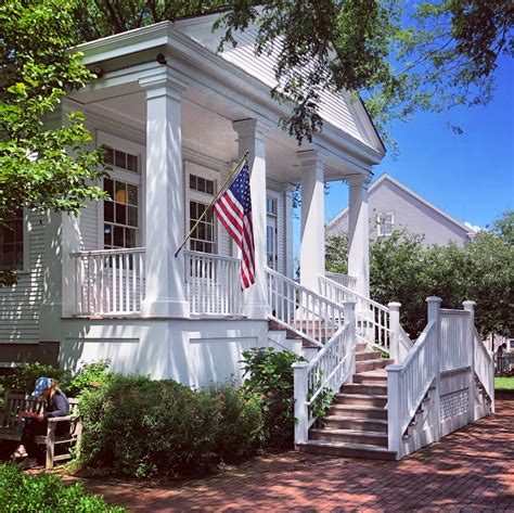 Nantucket Atheneum, free public library