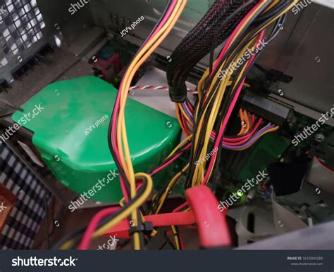 Inside of a Desktop Computer 的图像结果
