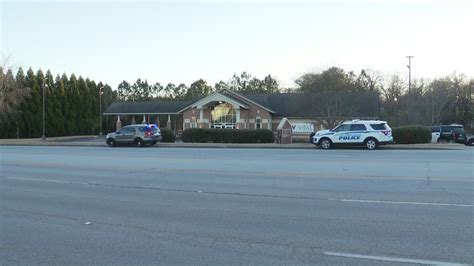 Search underway for bank robbery suspect in Spartanburg, police say