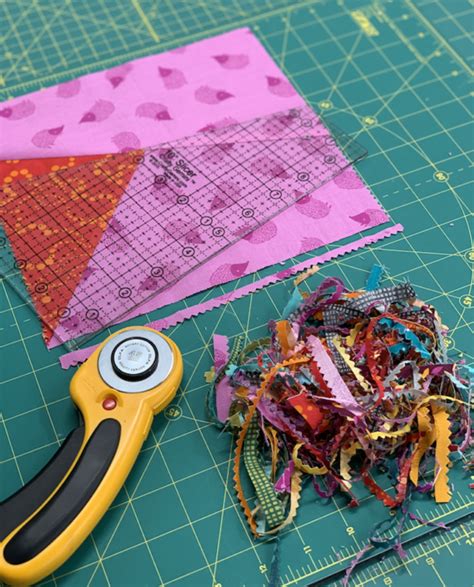 Crafty Gemini Tutorials Sewing Machine 的图像结果