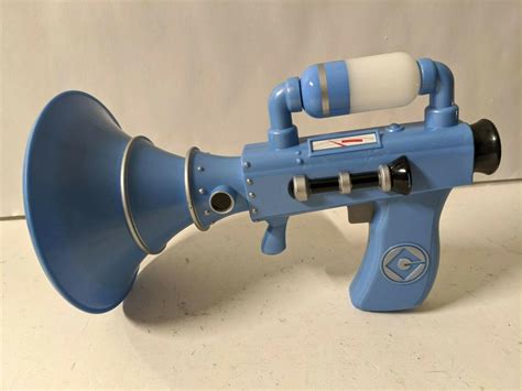 Despicable Me Minions Fart Blaster Gun Lights and Sounds Thinkway Toys ...