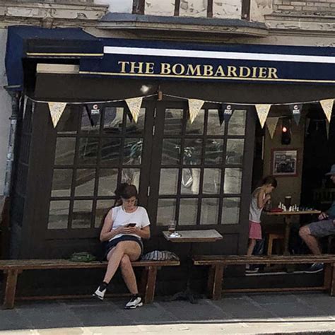 The Bombardier Charles Wells | VisitParisRegion