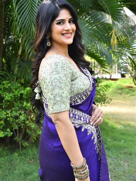 Megha Akash : నీలి రంగు చీరలో అదరగొడుతున్న మేఘ ఆకాష్.. | Actress Megha ...