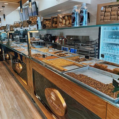 Find Dubai Chocolate Strawberries & More Middle Eastern Desserts at ...