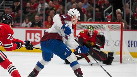 Blackhawks top Avalanche 3-1