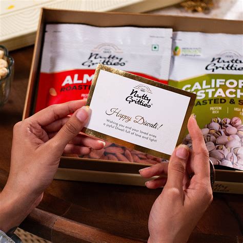 Platinum Collection Classic Roasted Salted Nuts Gift Box 600g – Nutty ...