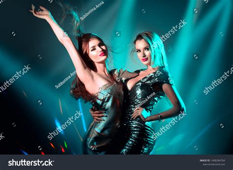 190,165 Sexy girl dancing Images, Stock Photos & Vectors | Shutterstock