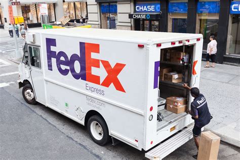 How to track a FedEx order online or contact FedEx for delivery issues