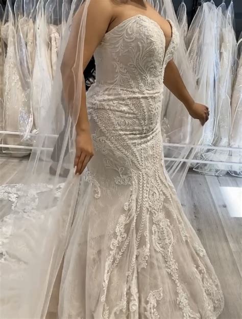 Martina Liana, Veil AVL0034 (Cathedral) New Wedding Dress Save 64% - Stillwhite