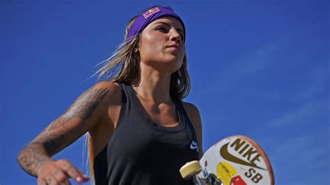 Leticia Bufoni: l'incantevole regina degli skatepark. Foto