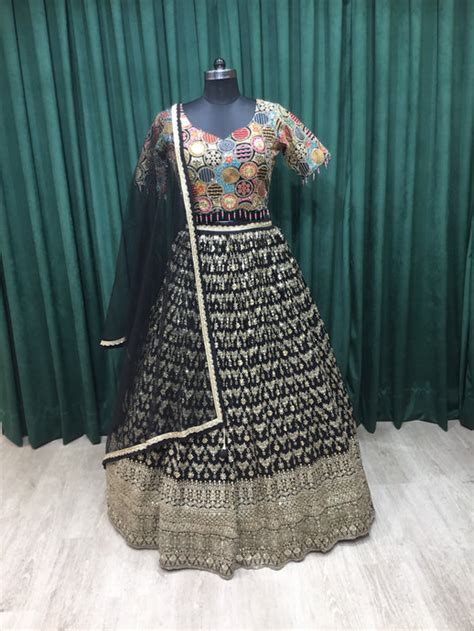 Buy Best Ethnic Dresses For Women | 10,000+ Designs