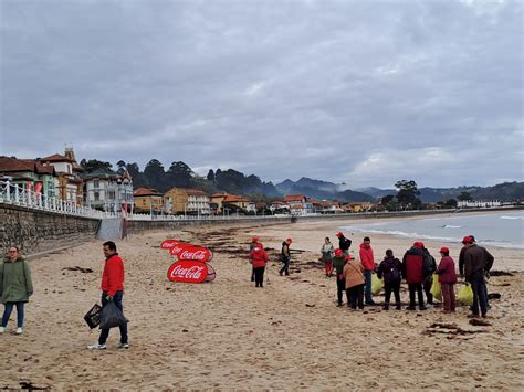 Un grupo de voluntarios retira mas de 170 kilos de residuos ...