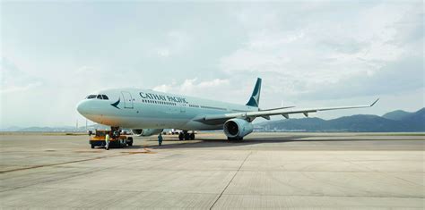 Cathay Pacific Review: Seats, Amenities, Customer Service (& More)