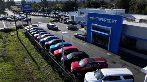 Trump’s Mexico and Canada tariffs could add nearly $6,000 to the ...