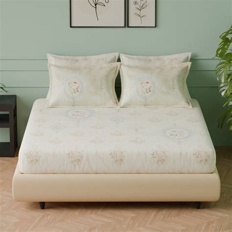 Buy SPACES Luxury Cotton 300TC Floral Print 5Pcs Super King Bedsheet ...