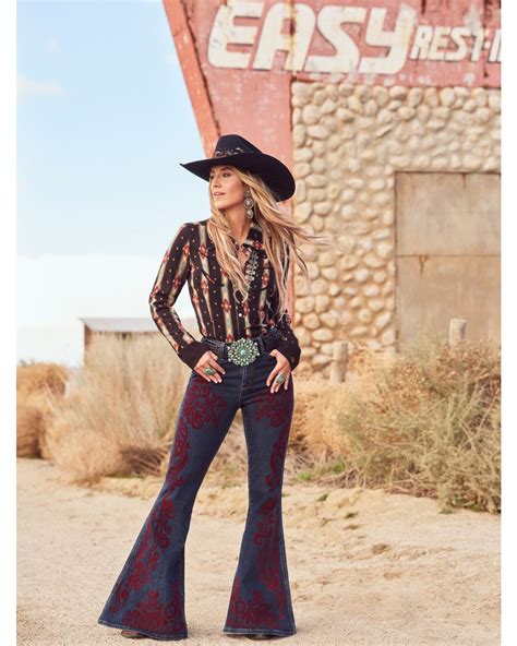 Wrangler X Lainey Wilson Women's Southwestern Print Long Sleeve Snap ...