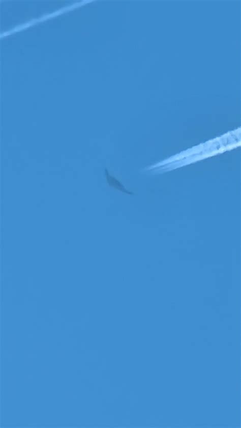 [2252×4000] Caught three of these flying over Tucson, AZ this evening ...