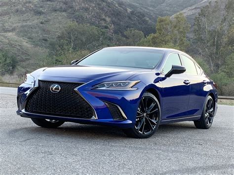 2020 Lexus IS vs 2021 Lexus ES Comparison - CarGurus