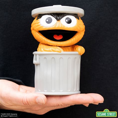 Nostalgic Vinyl Figures: Sesame Street - Oscar the Grouch (Orange) (FUN ...