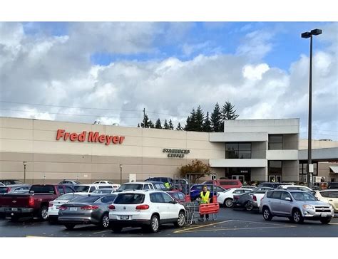 Fred Meyer few paces to the north of Marysville dentist Pinewood Family ...