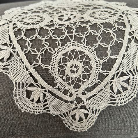 Lace Making Tutorial 的图像结果