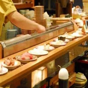 在家吃回转寿司：疫情期间日本寿司店出租传送带 - 纽约时报中文网