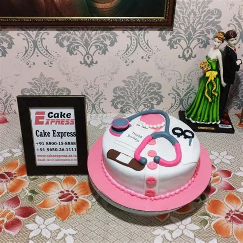 Female Doctor Birthday Cake Delivery in Delhi NCR - ₹2,999.00 : Cake ...