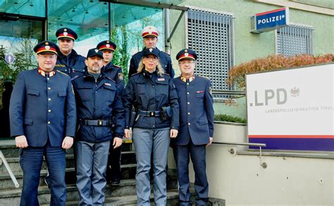 Italienische Polizei auf „Adventstreife“ in Innsbruck - UnserTirol24