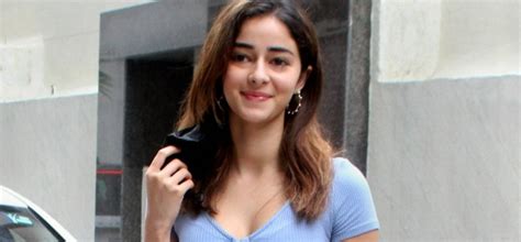 Video Of Aryan Khan Ignoring Ananya Panday At An Event Goes Viral