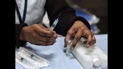 Bengal plans to vaccinate two lakh health workers in four days to meet ...
