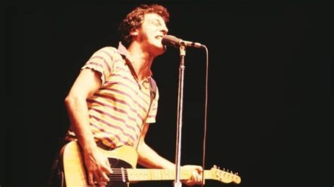 Bruce Springsteen Santa Clause 的图像结果