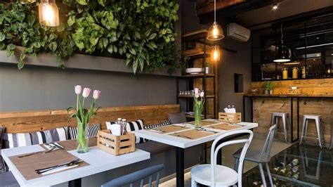 Small Restaurant 的图像结果