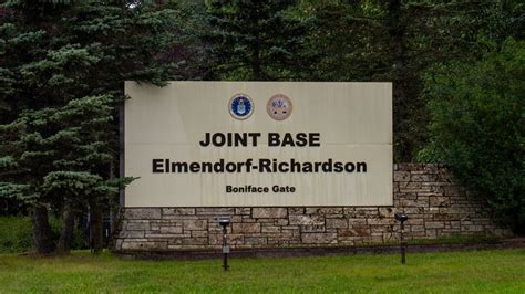 Trump-Putin summit: What to know about Alaska's Joint Base Elmendorf ...