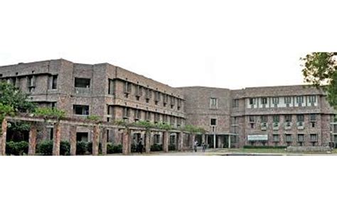 IIHMR University Partners With Bharat Rural Livelihood Foundation (BRLF)