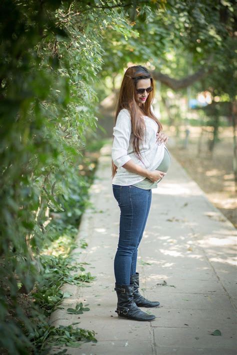 Buy Maternity Clothes, Pregnancy Wear Online India – MOMZJOY.COM