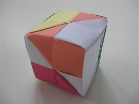 Exploding Origami Cube 的图像结果