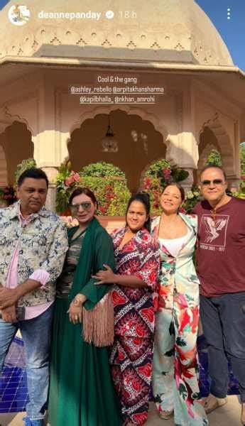 Salman Khan’s mother Salma turns 80, Helen dances to her legendary ...