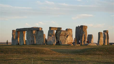 Stonehenge History • Why was it built?
