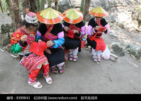 昆明：十余名小学生到文化传习馆学手艺 - 中国在线