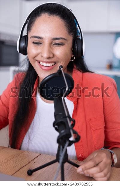 Interview Microphone Scene 的图像结果