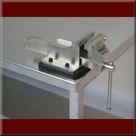 Work Bench with Vice 的图像结果