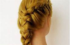 treccia attaccata alla testa laterale come fare la treccia attaccata al capo laterale beautydea treccia attaccata alla testa laterale come fare la treccia attaccata al capo laterale beautydea